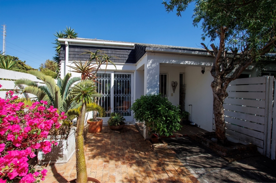 2 Bedroom Property for Sale in Silverglade Western Cape